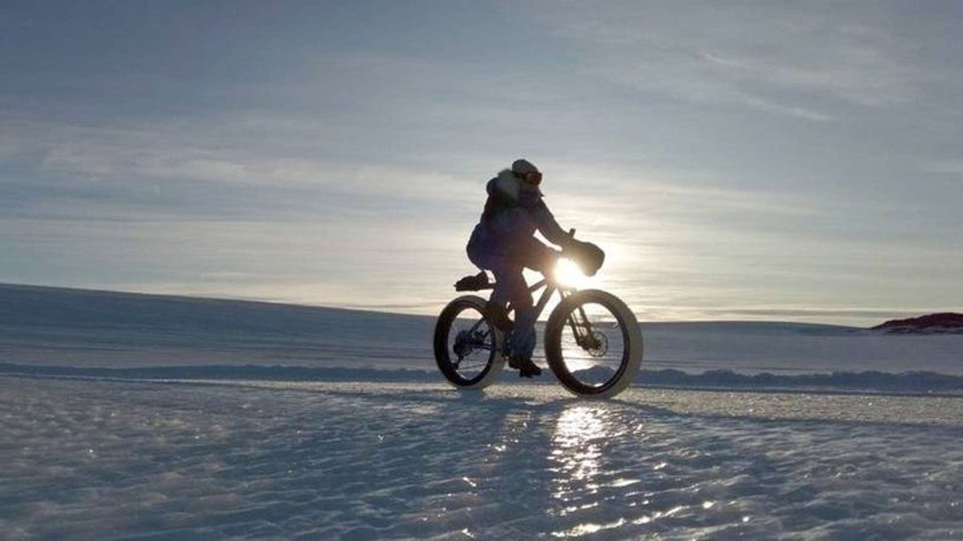 Kate Leeming, Wanita Pertama yang Bersepeda di Antartika, Hadapi Suhu Minus 40 Derajat Celcius
